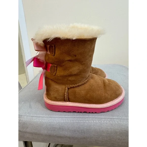UGG Bailey Bow II Water Resistant Genuine Shearling Boot Toddler Size 9 - Picture 4 of 5